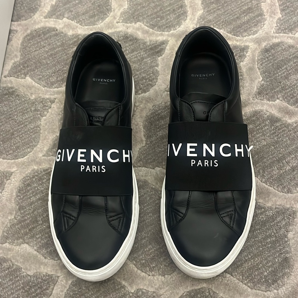 🖤Givenchy sneakers🖤